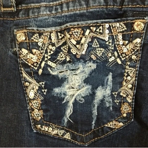 Gorgeous Miss Me Midrise Curvy Crop Jeans With 26” Inseam - Picture 3 of 9